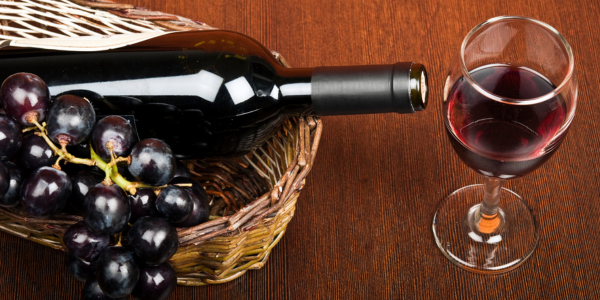 How Custom Wine Labels Enhance the Unboxing Experience for Customers