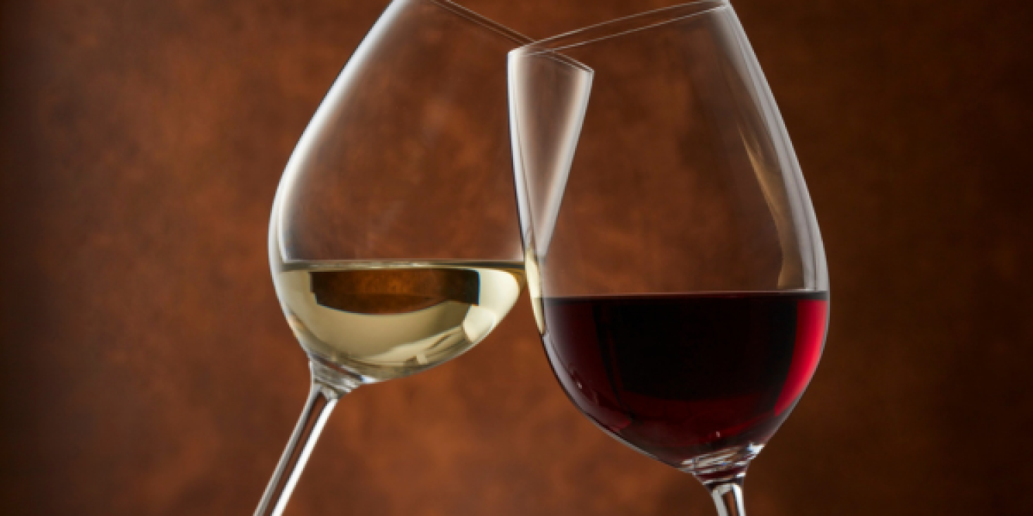 How to Pair Wine With Street Food: Momos, Tacos, Rolls & More”